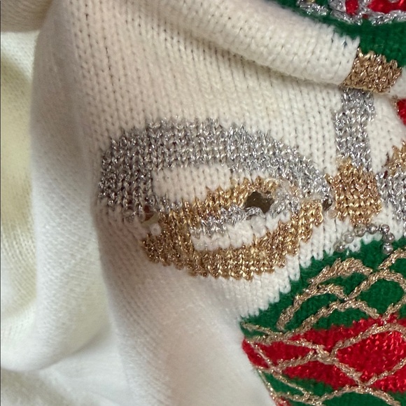 Vintage Dana Scott Festive Cream Sweater with Ornament Design - Picture 10 of 10